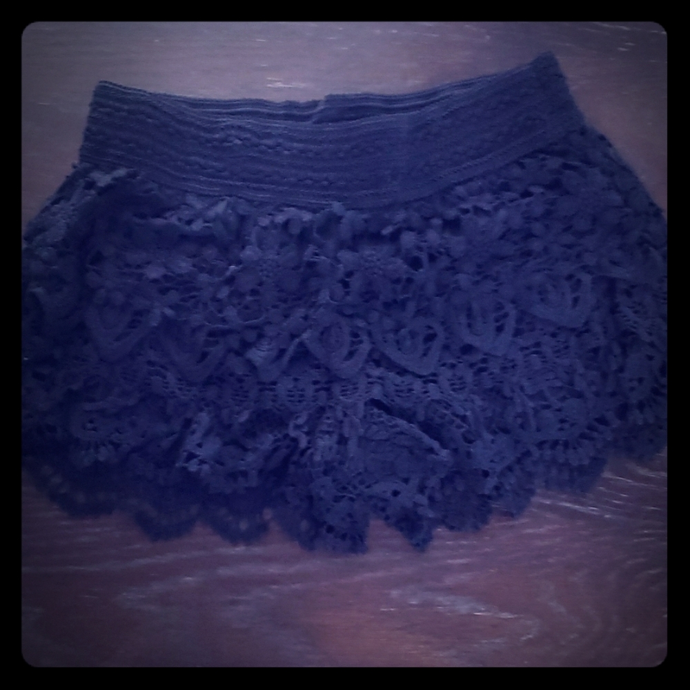 Shorts - Picture 1 of 3